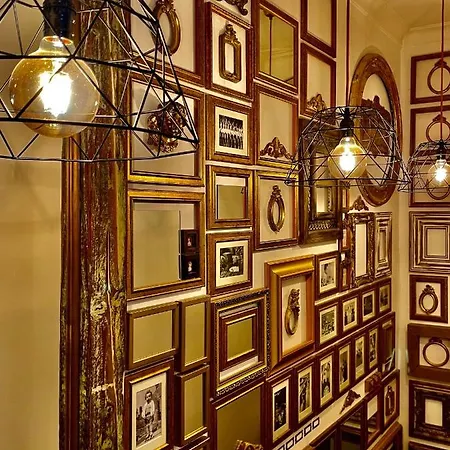 Boutique Massimos 4*