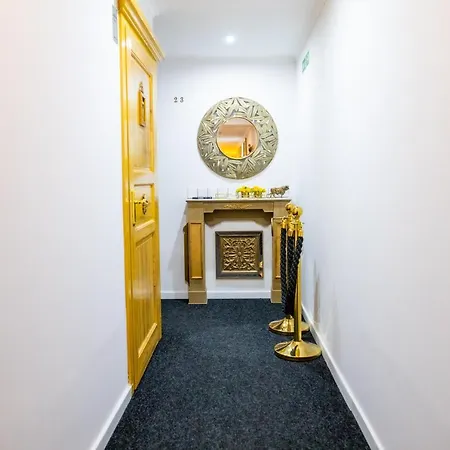 Boutique Massimos 4*