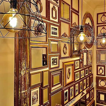 Boutique Massimos Hotel 4*